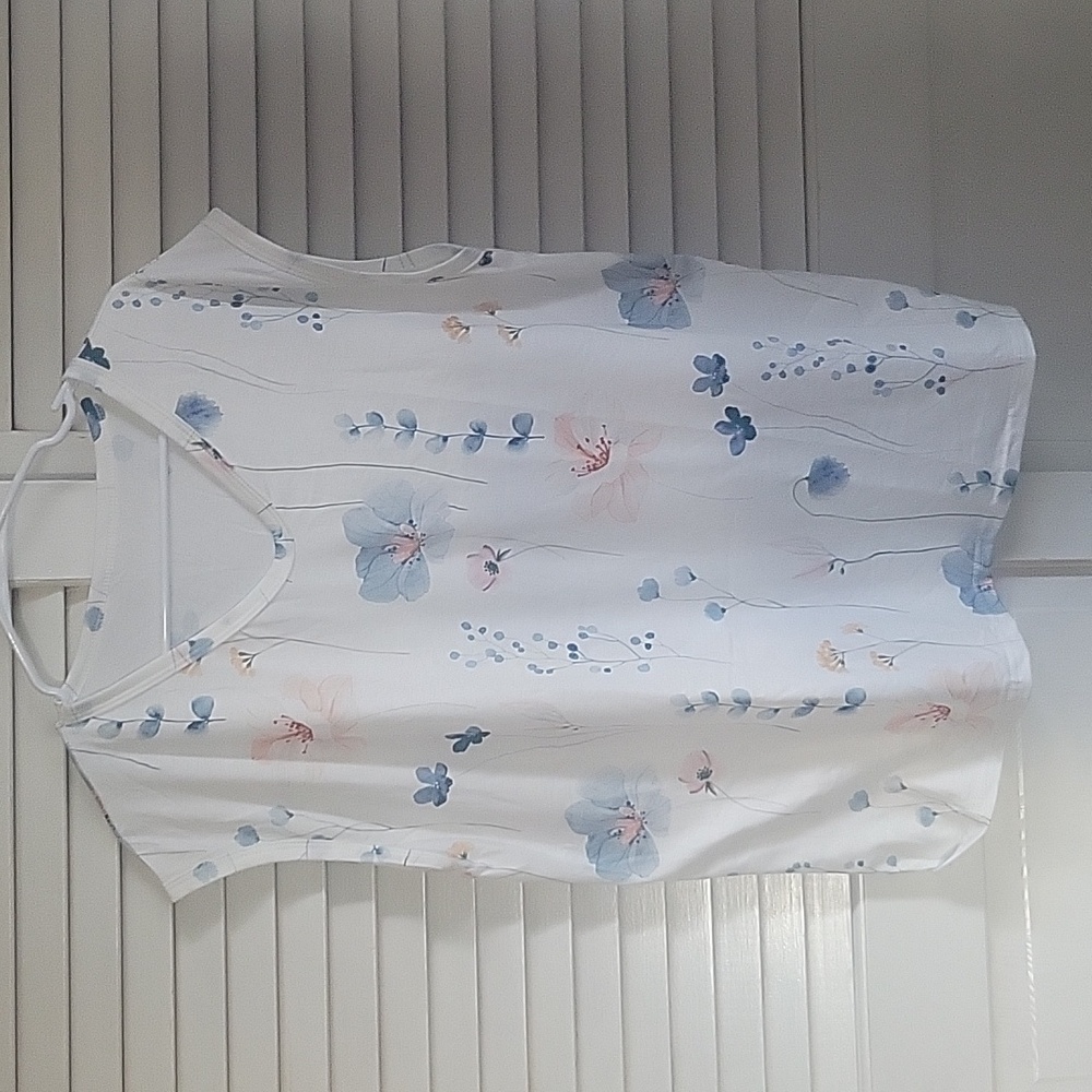 Floral sleeveless top